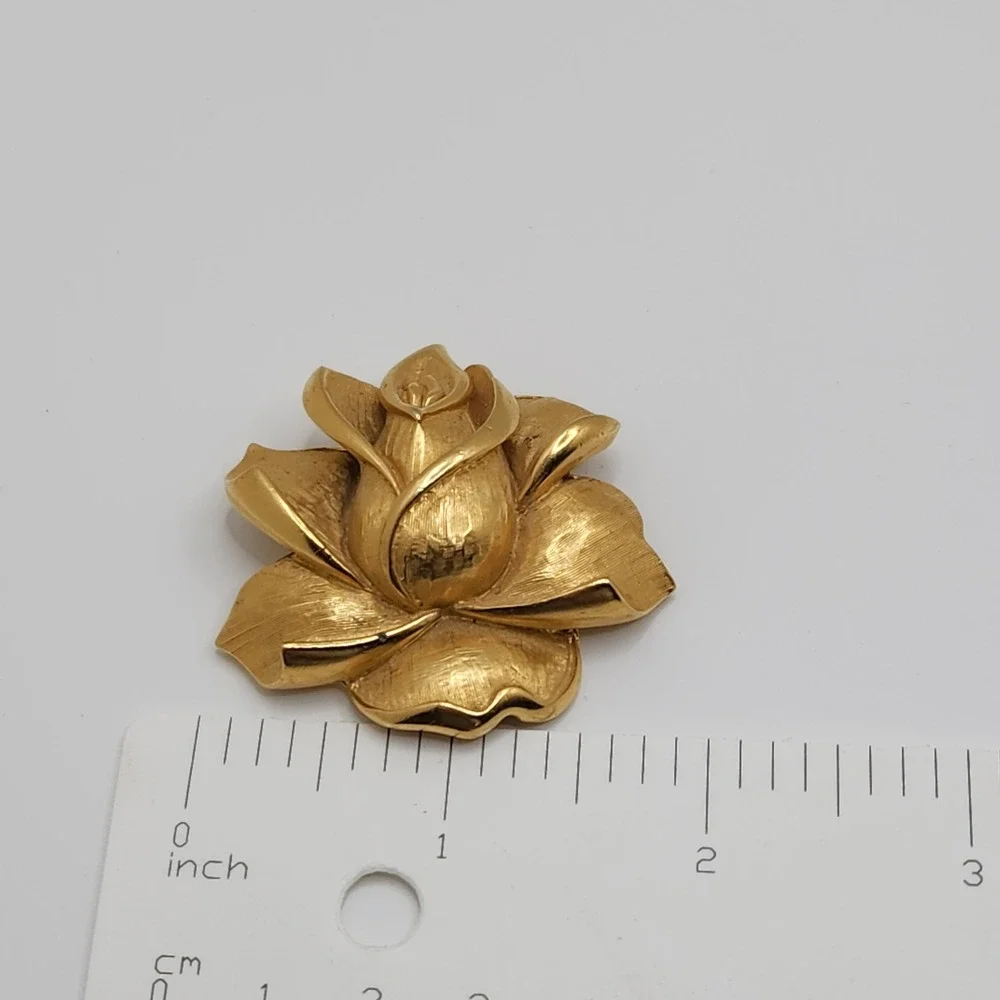 Vintage Trifari Rose Brooch Gold Tone Textured Flower Pin Signed MCM Retro